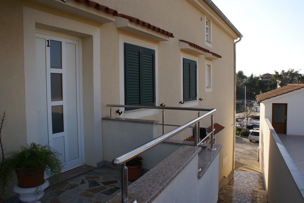 Apartments Robert Porat (Krk) Exterior foto